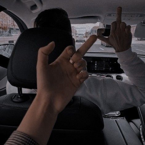 Rozdíl mezi Enemies to Lovers, Rivals to Lovers a Bully Romance